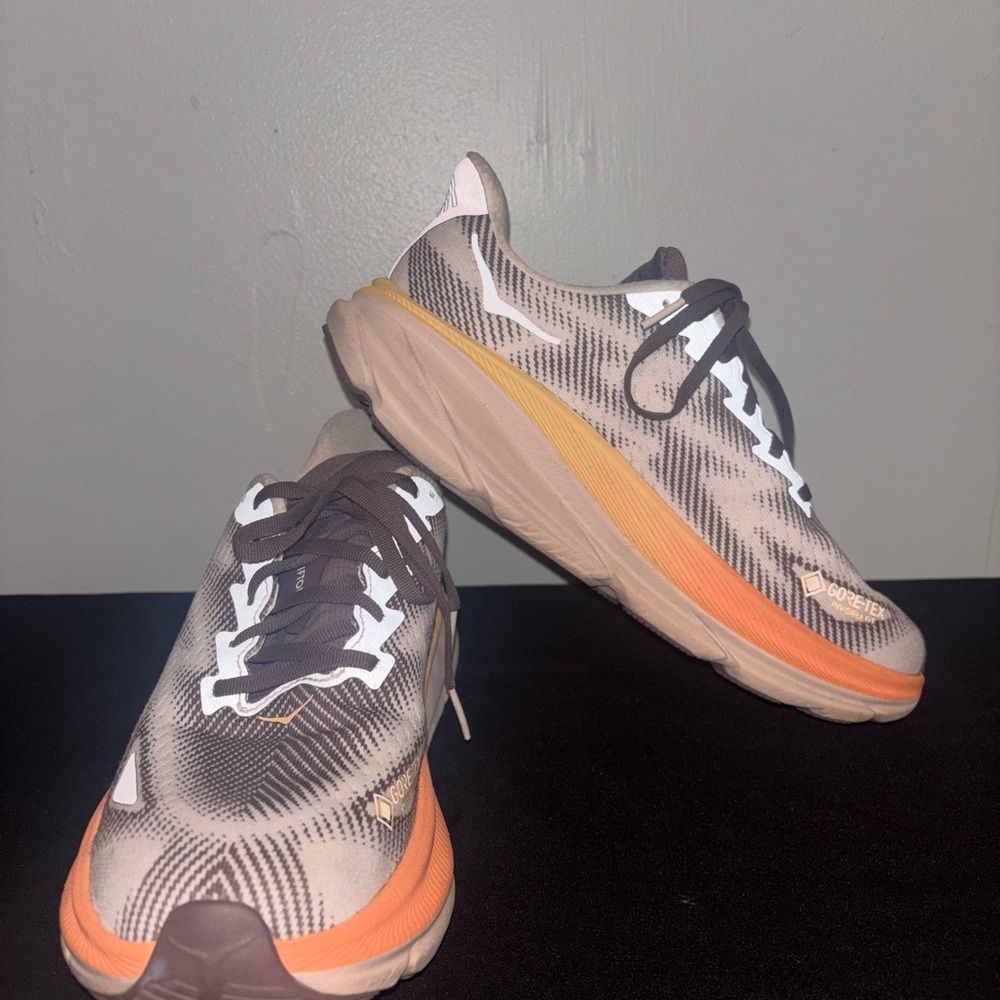 Hoka Athletic Shoes with Orange and Brown Highlights Clifton 9 GTX - Picture 3 of 8